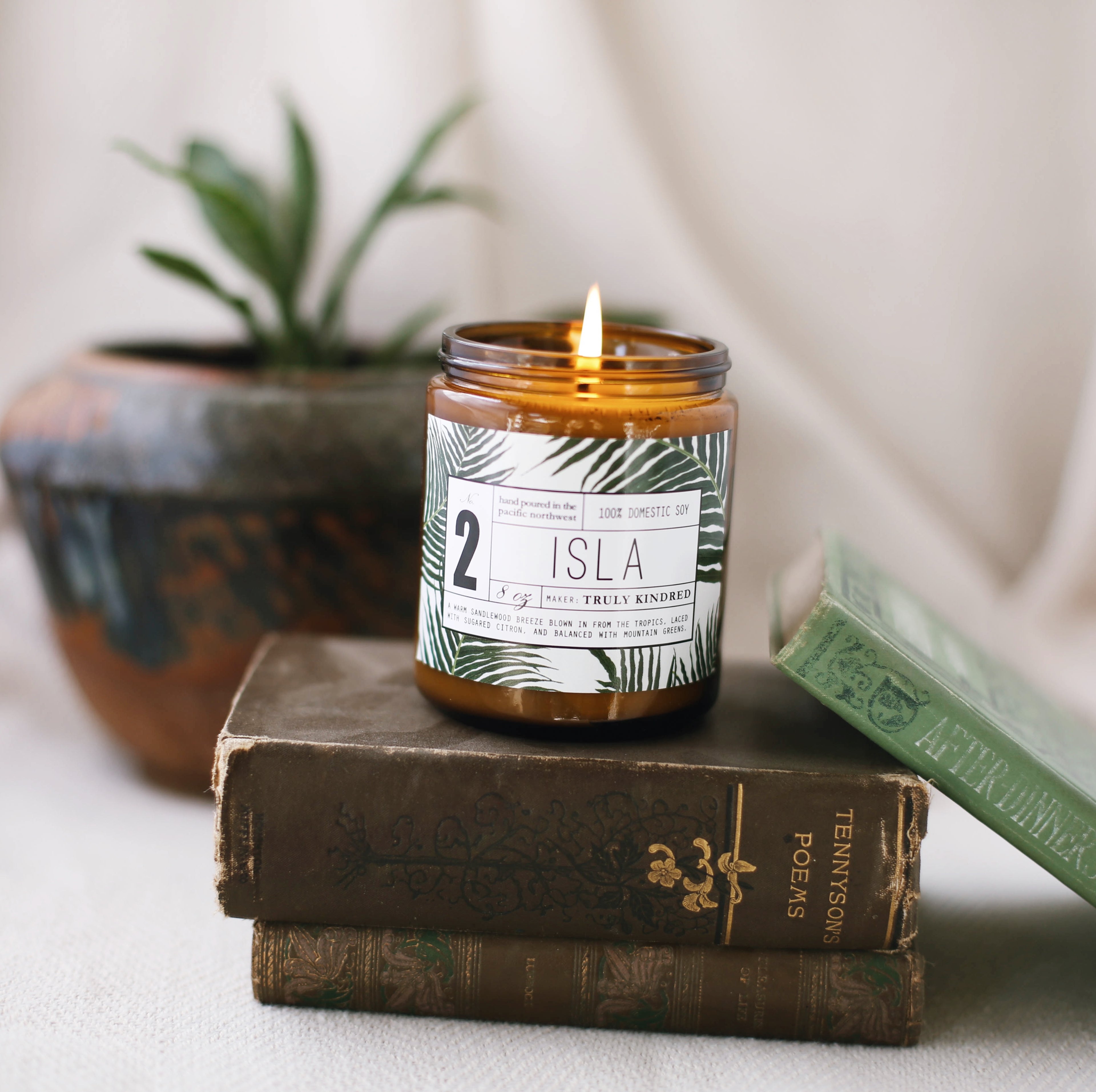 #2 Isla - 8oz Soy Candle